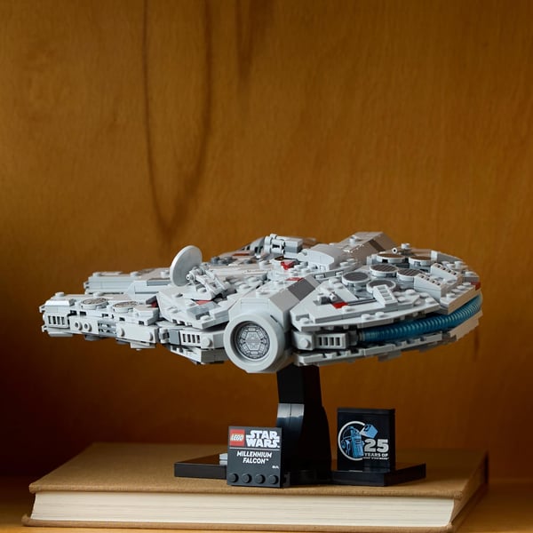 LEGO Star Wars™ Millennium Falcon™ Set 75375