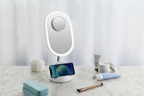 Enne Glow & Charge -sminkspegel med LED-ljus