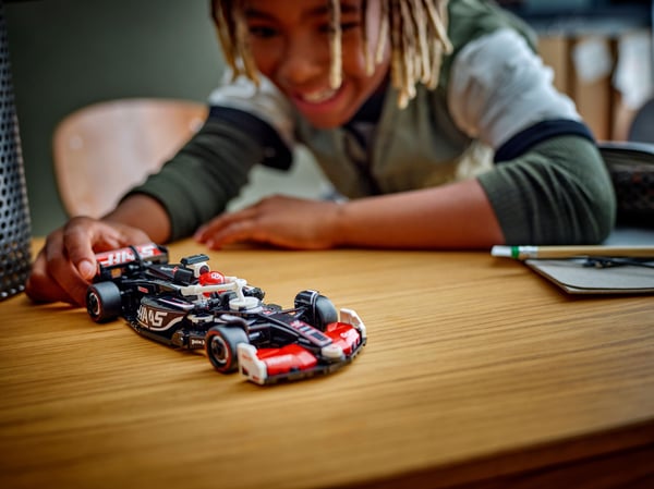 LEGO Speed Champions Speed 77250 – MoneyGram Haas F1® Team VF-24 - racerbilen
