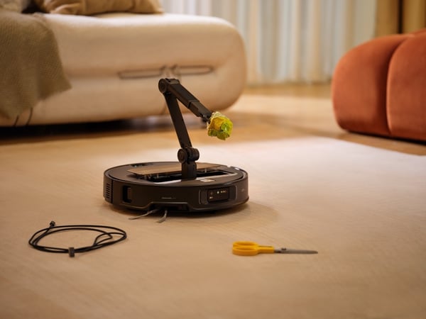 Roborock Saros Z70 robotdammsugare med docka, svart