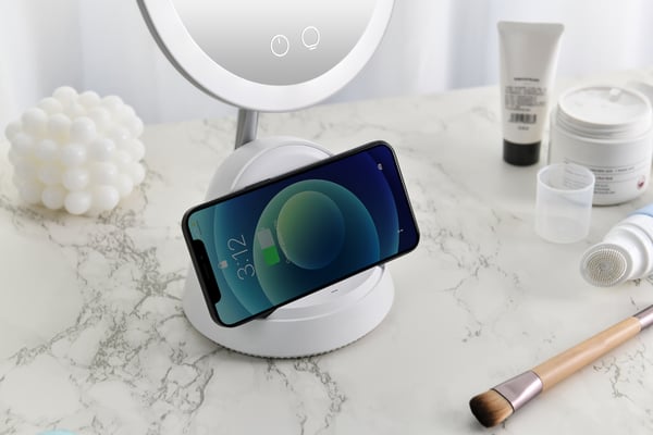 Enne Glow & Charge -sminkspegel med LED-ljus