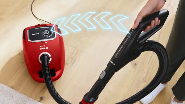 Bosch Serie 6 ProAnimal BGL6PET3 dammsugare, röd