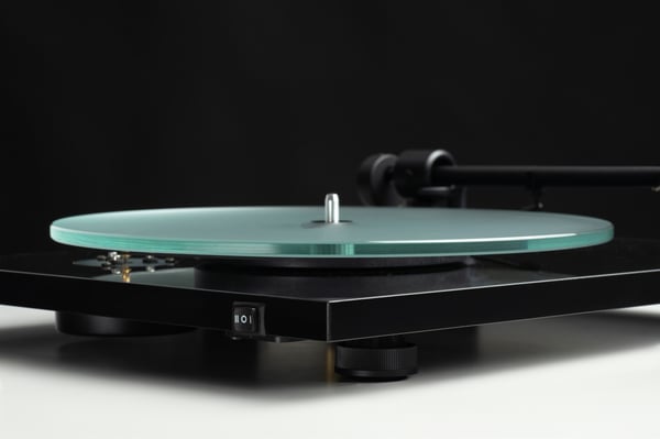Pro-Ject T1 EVO skivspelare, mattvit
