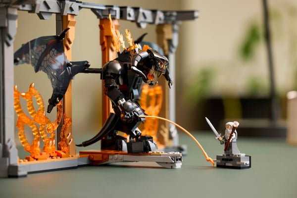 LEGO Icons 10367 Sagan om Ringen: Balrogs eldbok mini-värld