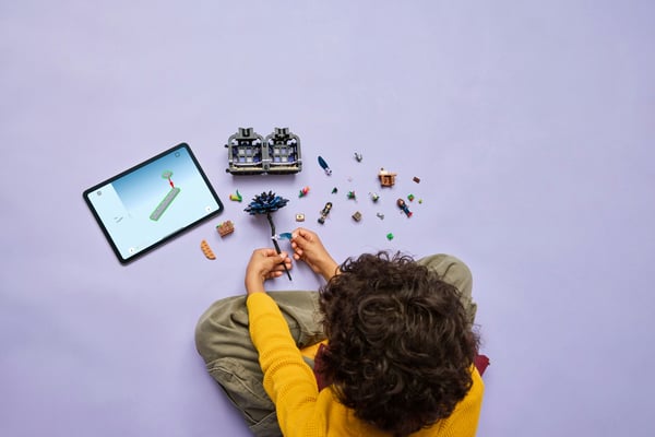 LEGO Wednesday 76784 - Svart dahlia