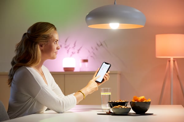 WiZ Smart LED-lampe, 806 lm, E27, RGBW