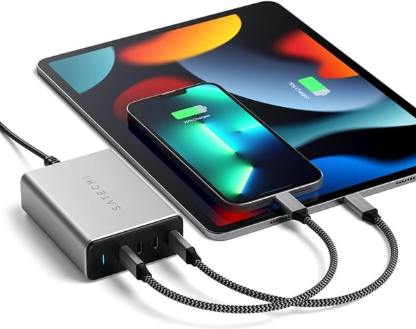 Satechi 165W GaN PD oplader 4-port USB-C strømforsyning