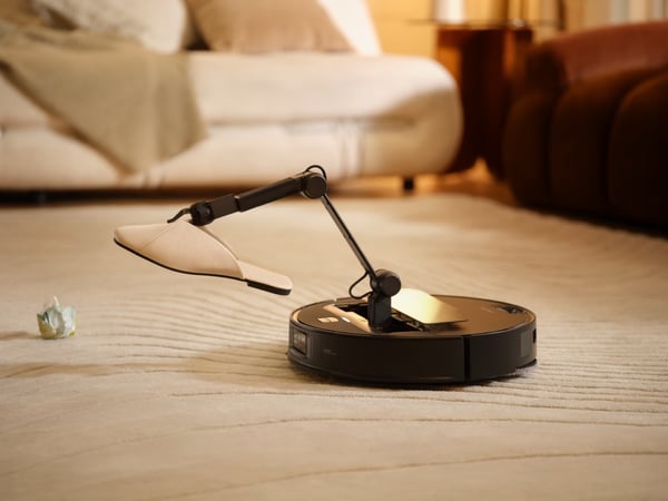 Roborock Saros Z70 robotdammsugare med docka, svart