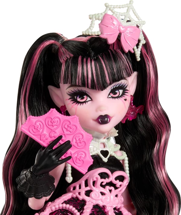 Monster High Läskigt Sött Födelsedag, Draculaura-modedocka