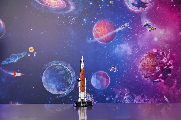 LEGO Technic 42221 NASA Artemis uppskjutningssystemets rymdraket