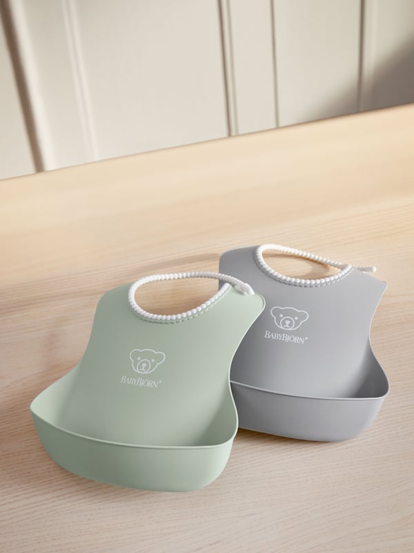 BabyBjörn Baby Bib -madlappen, 2 stk, Grå / Pulvergrøn