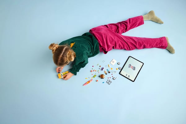 LEGO Friends 42659 - Välutrustad resa bil för vänner