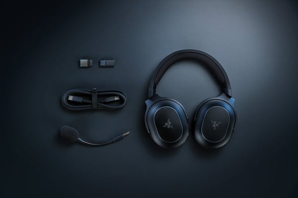 Razer Barracuda X Chroma trådlösa spelhörlurar, svart