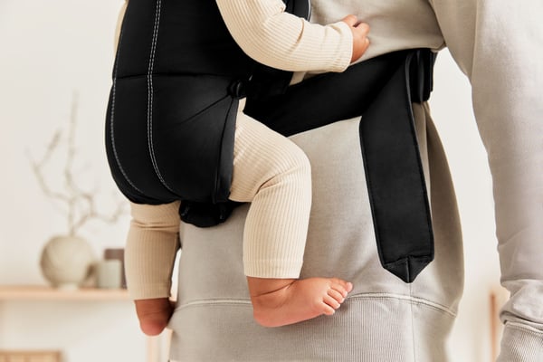 BabyBjörn Mini Woven -bärsele, svart