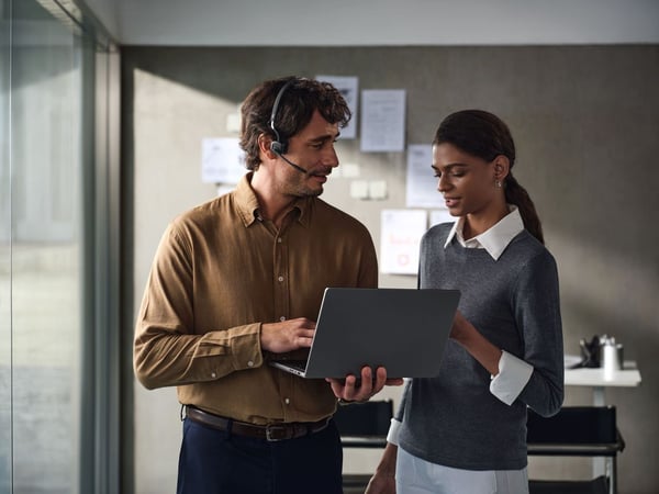Shokz OpenMeet UC benledningshörlurar, USB-C