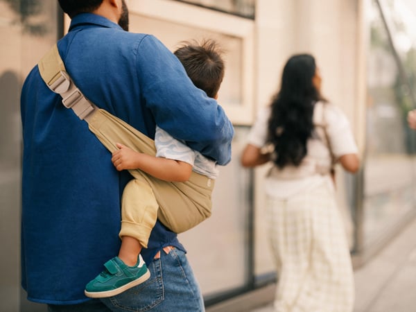 Ergobaby Upsie Sling Carrier bärsele, brun