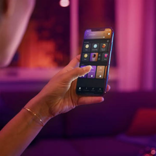 Philips Hue Iris vit & färgstämning -smart bordslampa, svart, BT, 570 lm