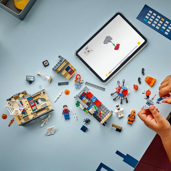 LEGO Super Mario 72043: Mario Kart - Interaktiv LEGO Mario och Standard Kart