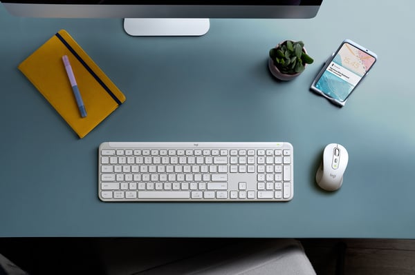 Logitech MK950 Signature Slim-tastatur og mus, hvid