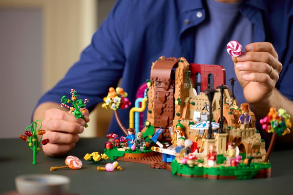 LEGO Ideas 21360 Villi Vonkka och chokladfabrik