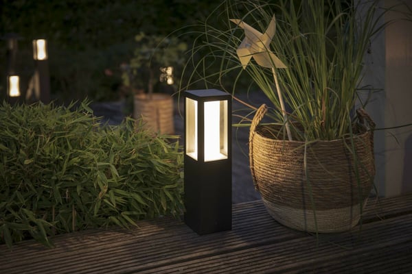 Philips Hue Impress Outdoor-smart bollardlampa, svart, låg, 40 cm, 1200 lm