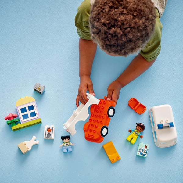 LEGO DUPLO By 10447 – Ambulance og chauffør