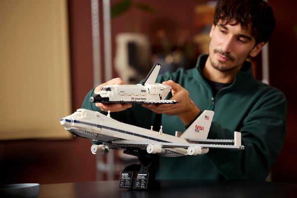 LEGO Icons 10360 - Transportflygplan för rymdfärja