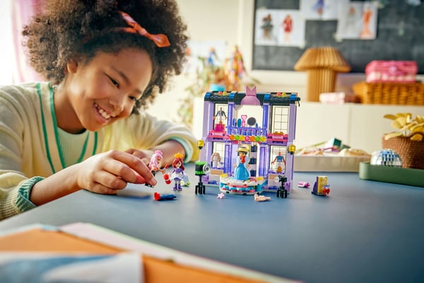 LEGO Friends 42685 Heartlake Citys modeshow