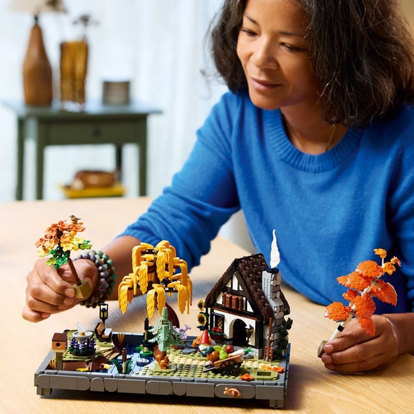LEGO Ikoner 11372 Höstigt stugträdgård