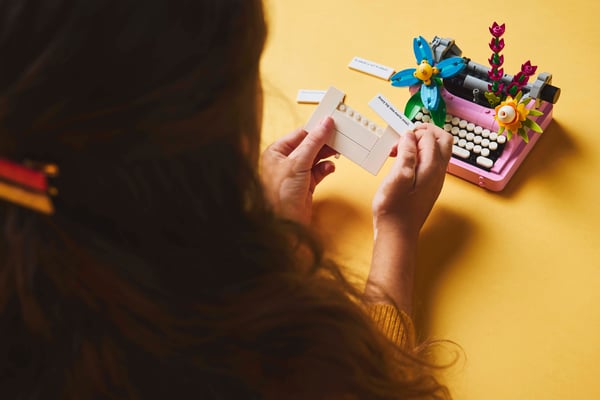 LEGO Creator 31169 – Skrivemaskine og blomster