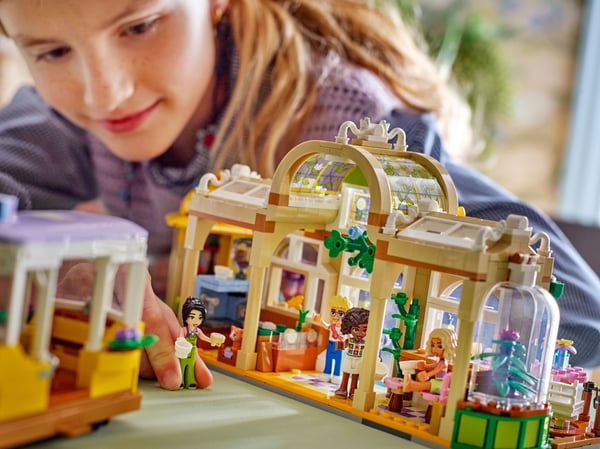 LEGO Friends 42671 - Växtcafé och blomsterbutik