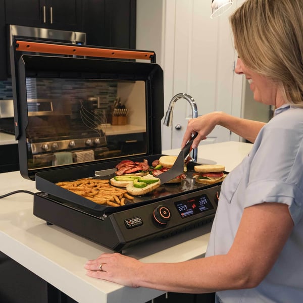 Blackstone E-Series 22" elektrisk tefalgrill