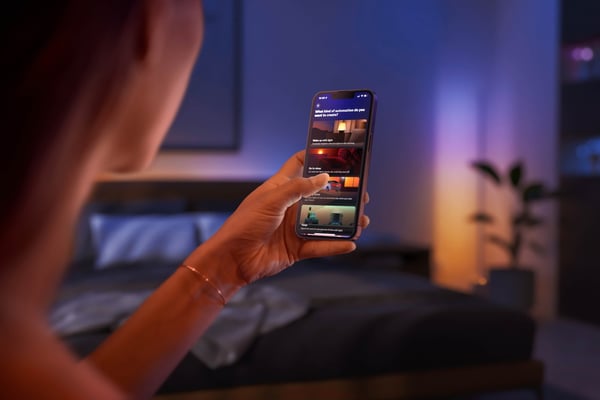 Philips Hue Gradient Signe ek -smartbordslampa, ek/vit