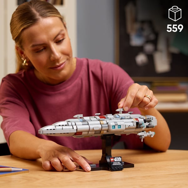 LEGO Star Wars 75405 – Home One -stjerneskib