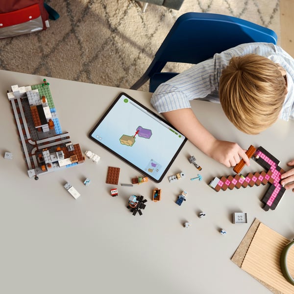 LEGO Minecraft 21277 Hackgruva