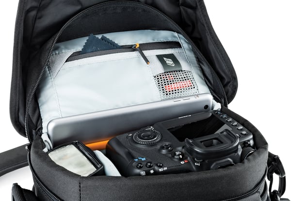 Lowepro Nova 160AW II, svart