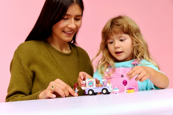 LEGO Friends 42675 Enhörningstårtbilen