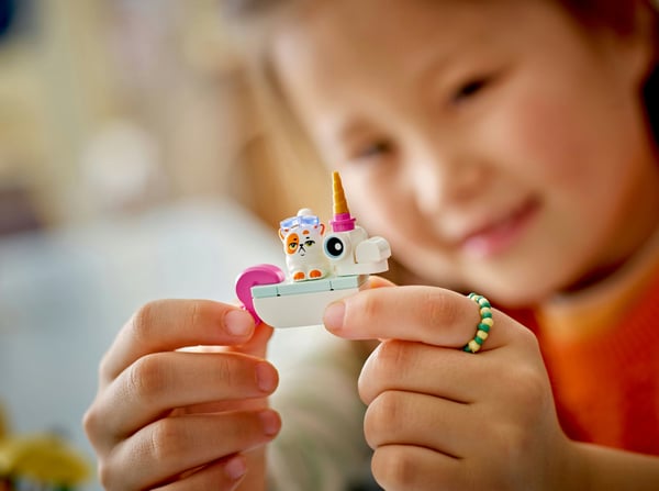 LEGO Friends 42658 - Poolparty – Enhörning och flamingo