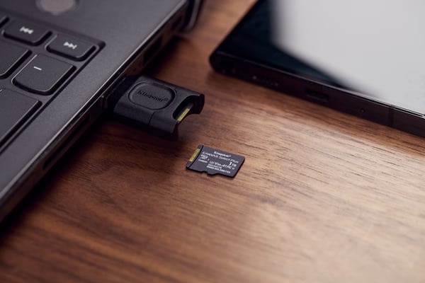 Kingston 1 Tb Canvas Select Plus Gen3 UHS-I microSD minneskort + SD-adapter