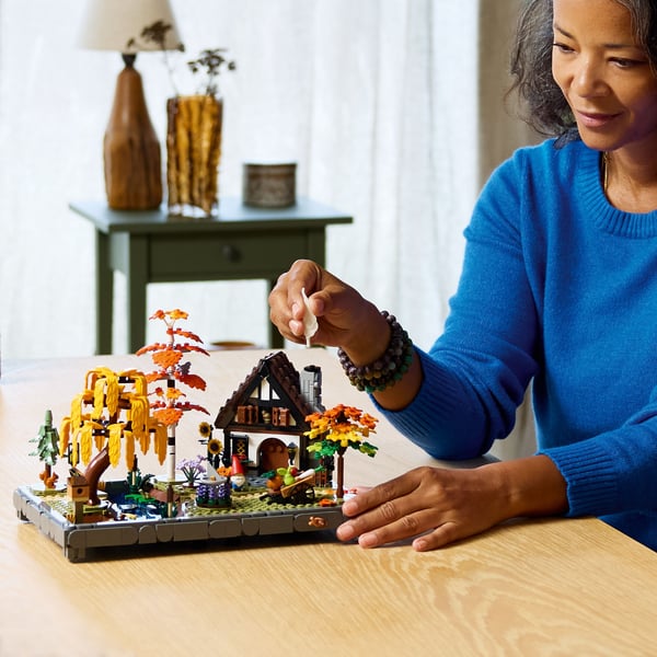 LEGO Ikoner 11372 Höstigt stugträdgård