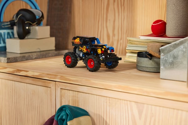 LEGO Technic 42219 Monster Jam™ Grave Digger™ eld och is