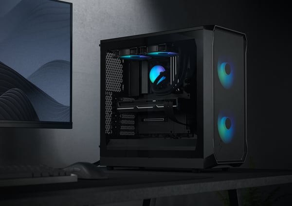 Fractal Design Focus 2 RGB Svart TG Klar Tint ATX-chassi med fönster, svart