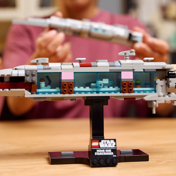 LEGO Star Wars 75405 – Home One -stjerneskib