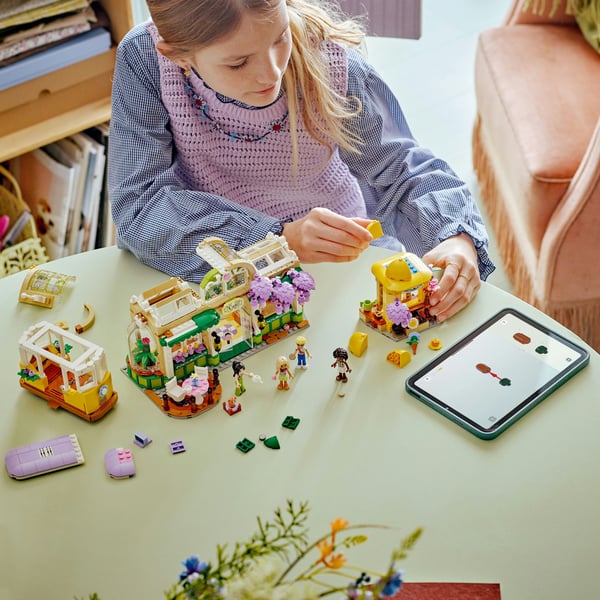 LEGO Friends 42671 - Växtcafé och blomsterbutik
