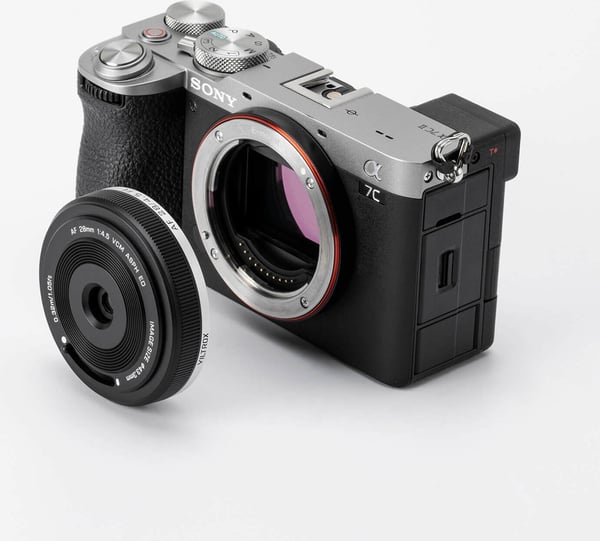 Viltrox AF 28mm F4.5-objektiv, Sony E
