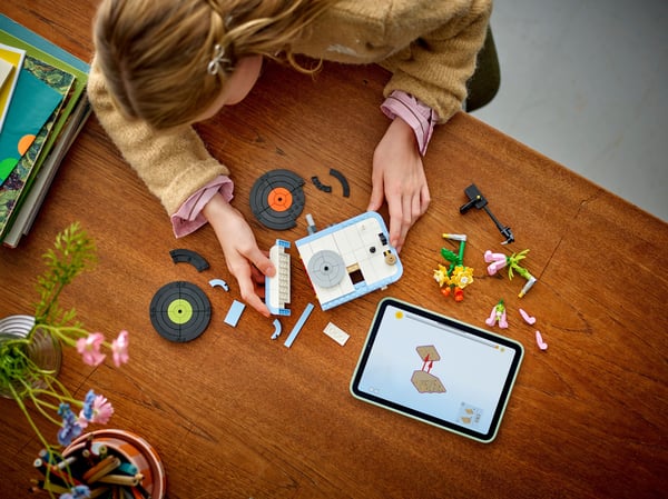 LEGO Creator 31172 – Skivspelare och blommor