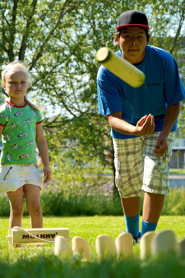 Mölkky-trädgårdsspel i träask