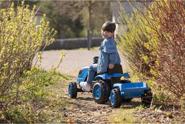 Smoby Farmer XL -blå traktor och släpvagn