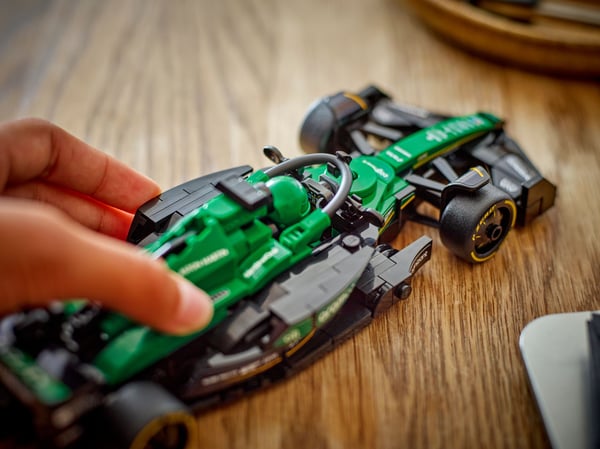 LEGO Speed Champions 77245 – Aston Martin Aramco F1® AMR24 racerbilen