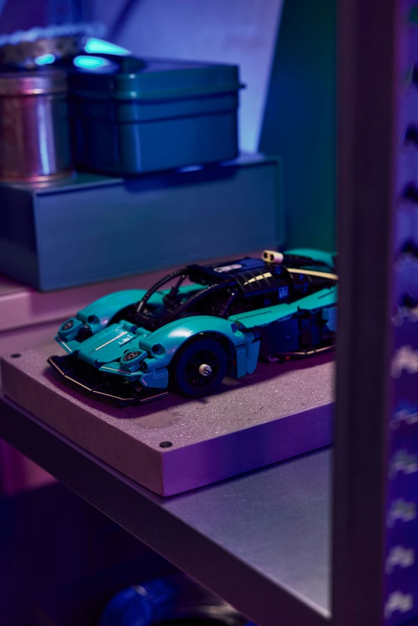 LEGO Technic 42208 Aston Martin Valkyrie